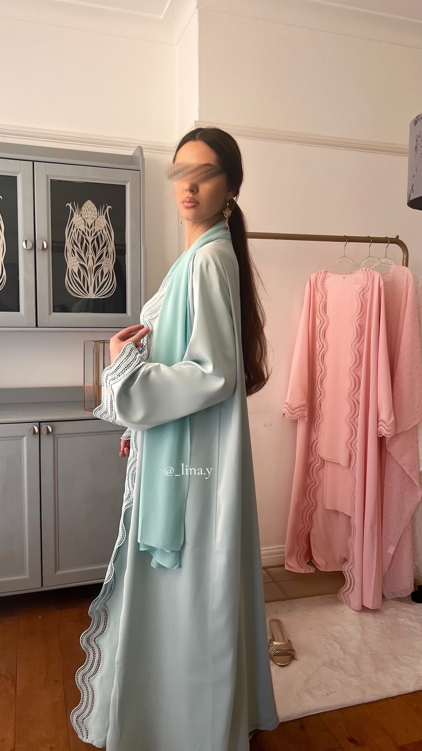 Wave abaya in Pale Turquoise