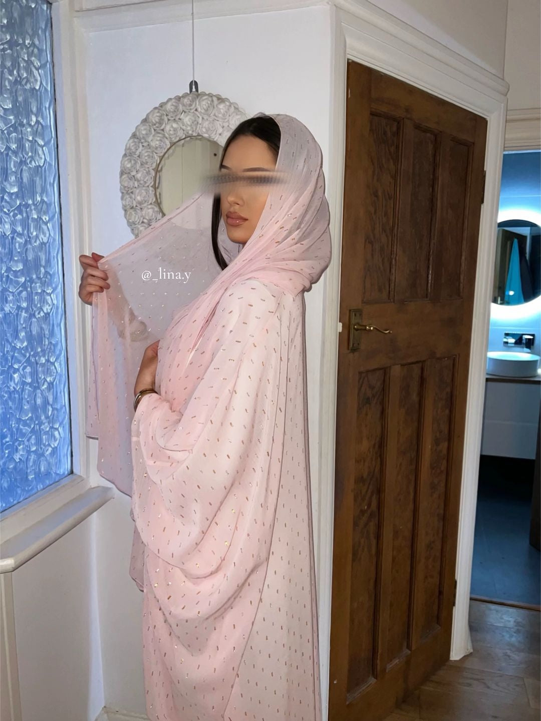 Lumière Abaya in Baby Pink