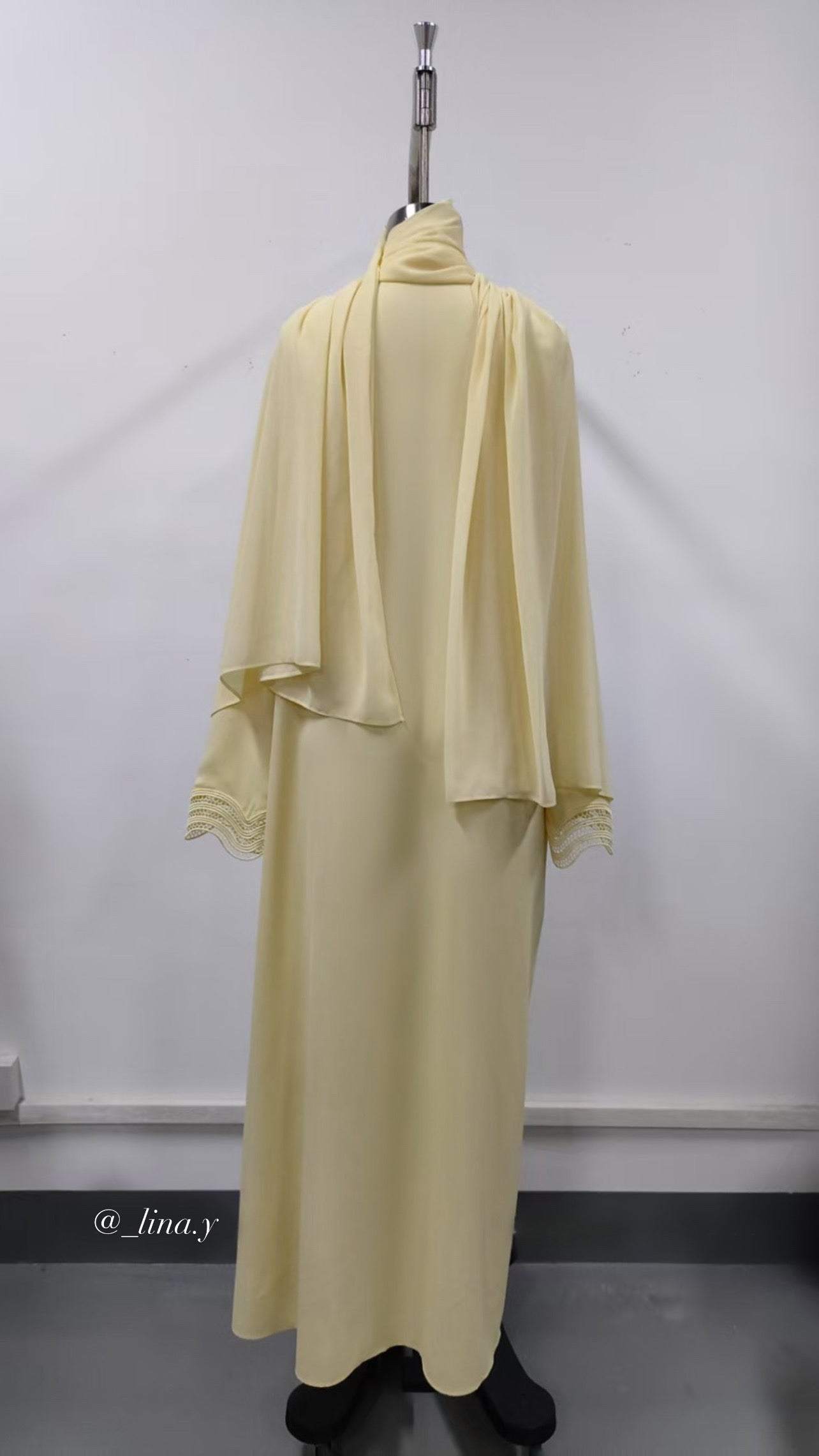Wave abaya in Butter Yellow