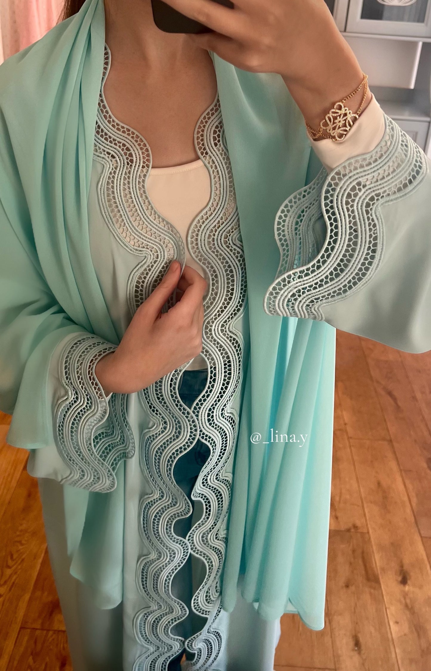 Wave abaya in Pale Turquoise